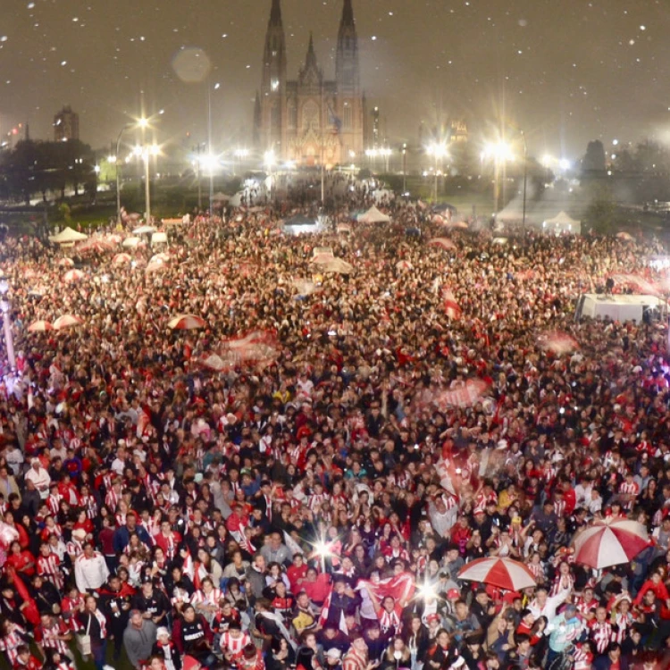 Imagen relacionada de estudiantes de la plata celebra su segundo titulo en menos de seis meses