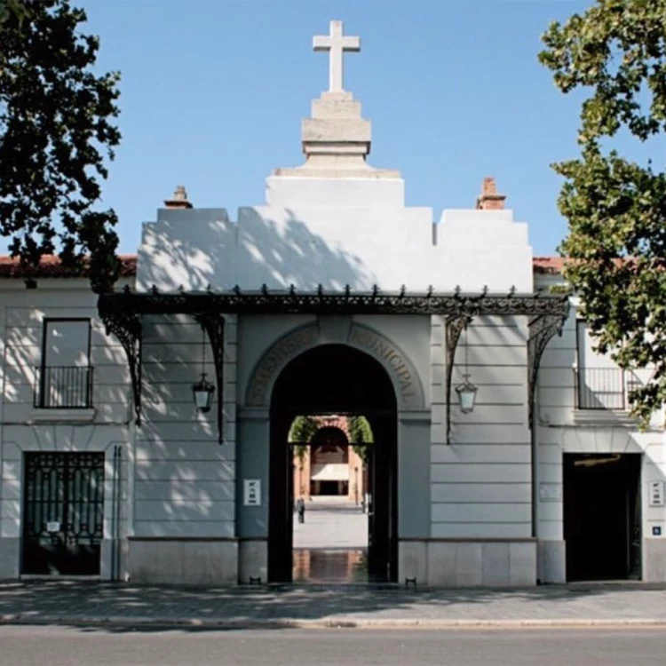 Imagen relacionada de el ayuntamiento de valencia aprueba el proyecto requiem in power para instalar placas solares en cementerios