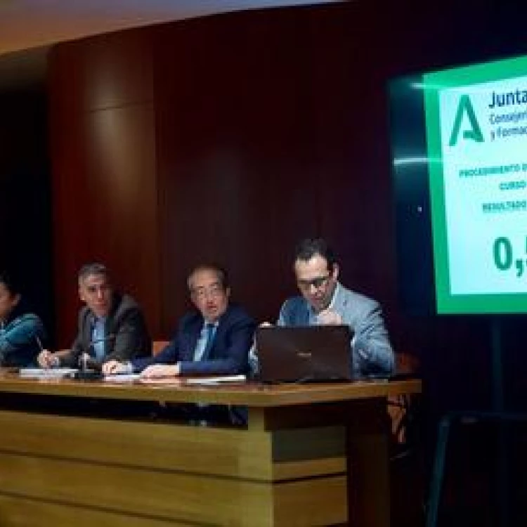 Imagen relacionada de sorteo publico andalucia resolver empates admision escolar